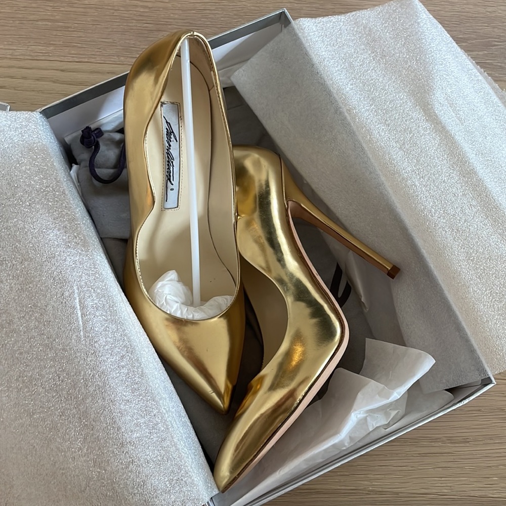 NWT authentic Brian atwood heels